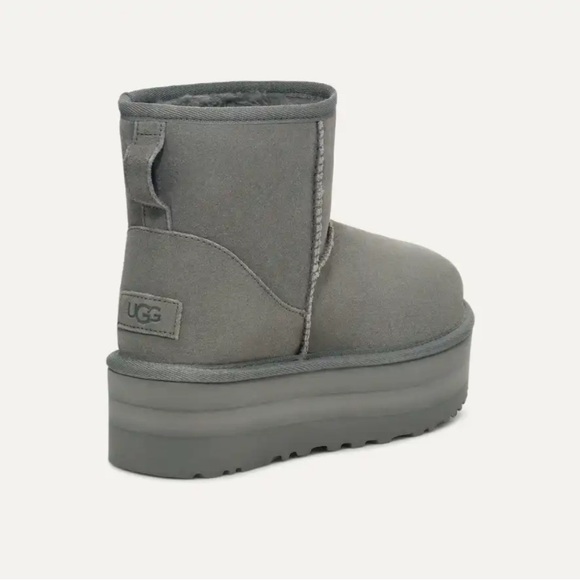 Women’s UGG classic mini platform boots - Picture 1 of 5